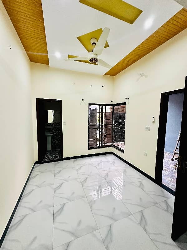 10 marla house available for rent in DHA Rahbar 1