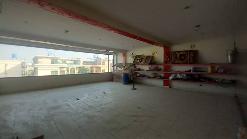 Office available for rent in Valencia Town 2