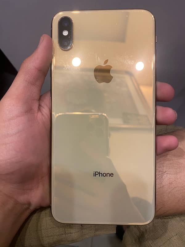 iPhone xsmax 256gb pta golden colour 88% 2