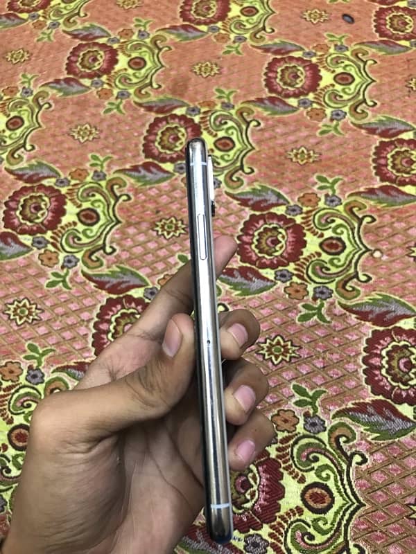 IPHONE XS 3