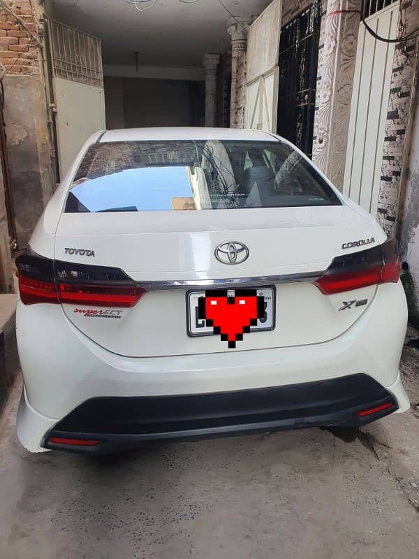 Toyota Corolla GLI 2019 Automatic 2