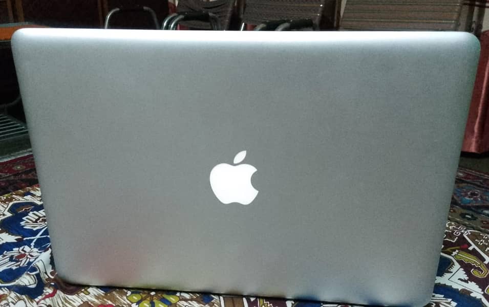 MacBook pro 8.1 3