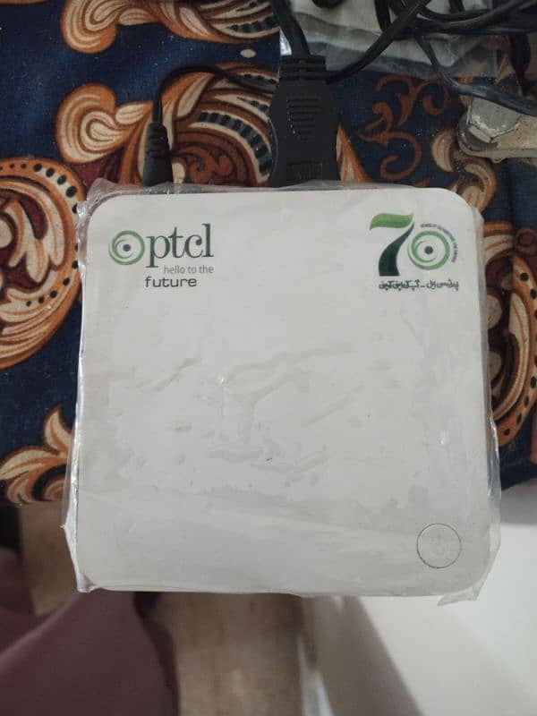 ptcl smart tv android box model hs3 1