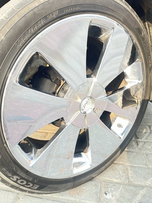 18”  4 NUT RIMS WITH LOW PROFILE TYRES 2