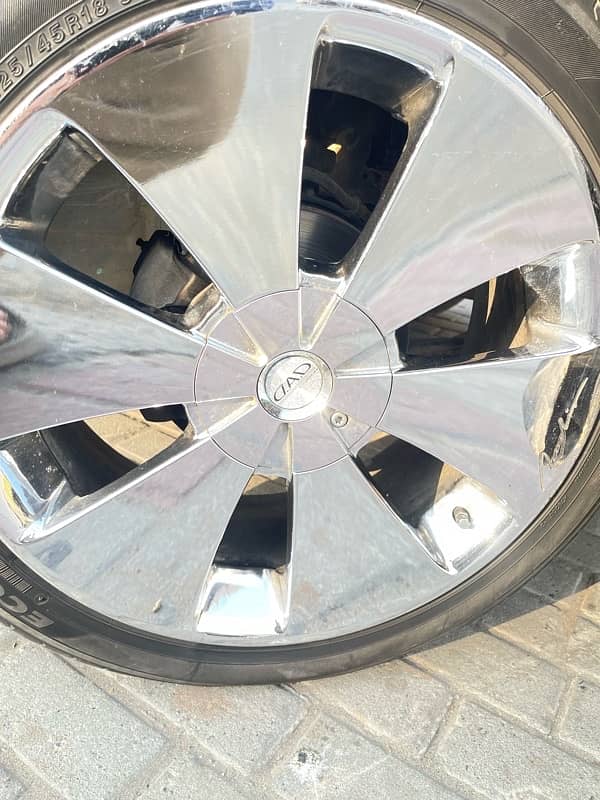 18”  4 NUT RIMS WITH LOW PROFILE TYRES 5