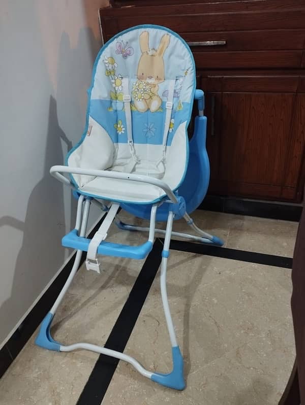 High Chair almost new 4