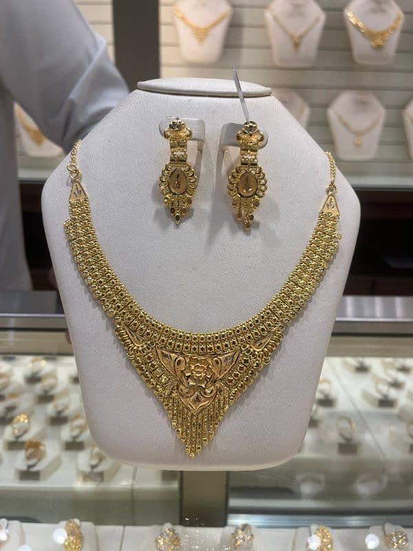 Dubai Malabar Gold Set - 22karat - 2.4 Tola 1