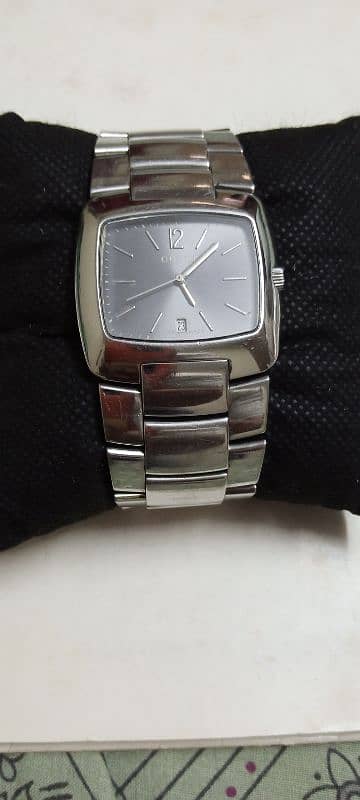 Gucci Original Quartz Watch. 1