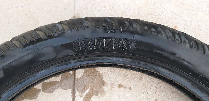 Tyre 100/90-18 56P Lotus Srilanka tubeles honda/suzuki/yamaha/kawasaki 2