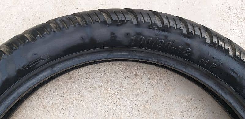 Tyre 100/90-18 56P Lotus Srilanka tubeles honda/suzuki/yamaha/kawasaki 3