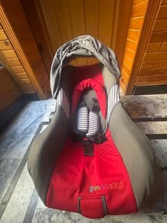 baby carry cot 10/9 in condition