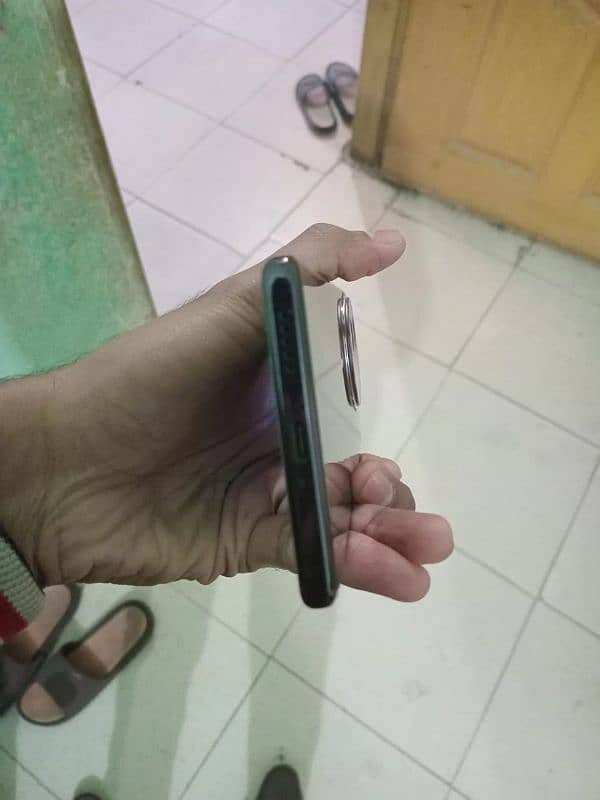 VIVO V30E 4