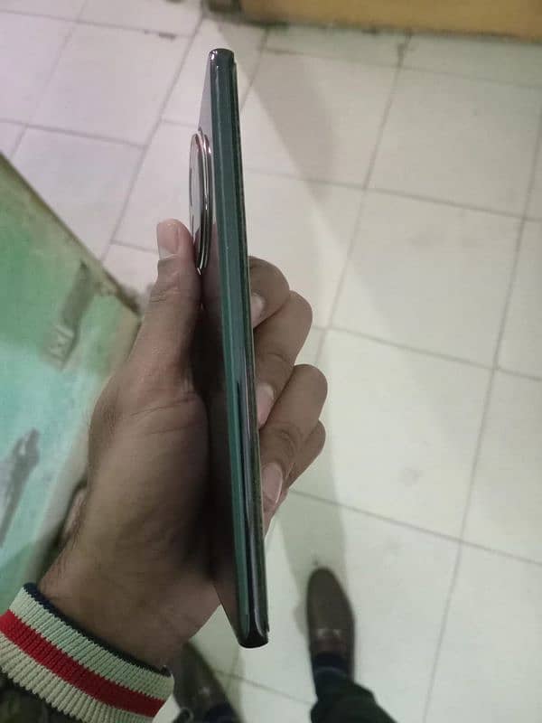 VIVO V30E 5