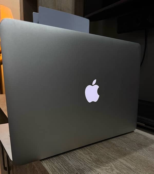 Apple MacBook Air 0