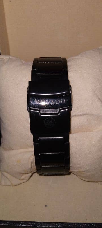 Movado Sapphire Cryspal Watch 3