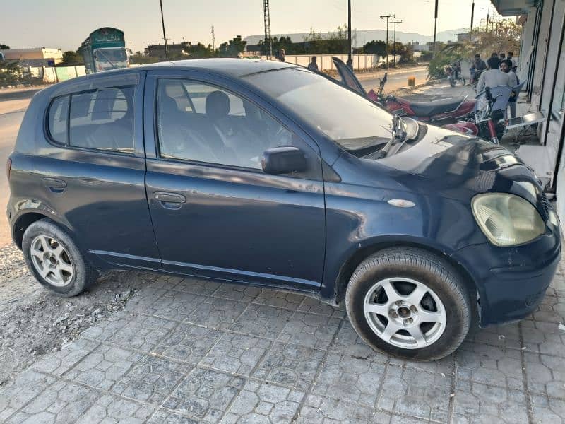 Toyota Vitz 2003 3