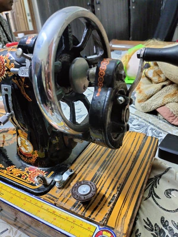 sewing machine only one month used very nive condition 1