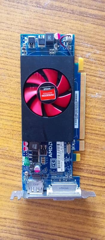 AMD Radeon HD 8490 (1 GB) 0