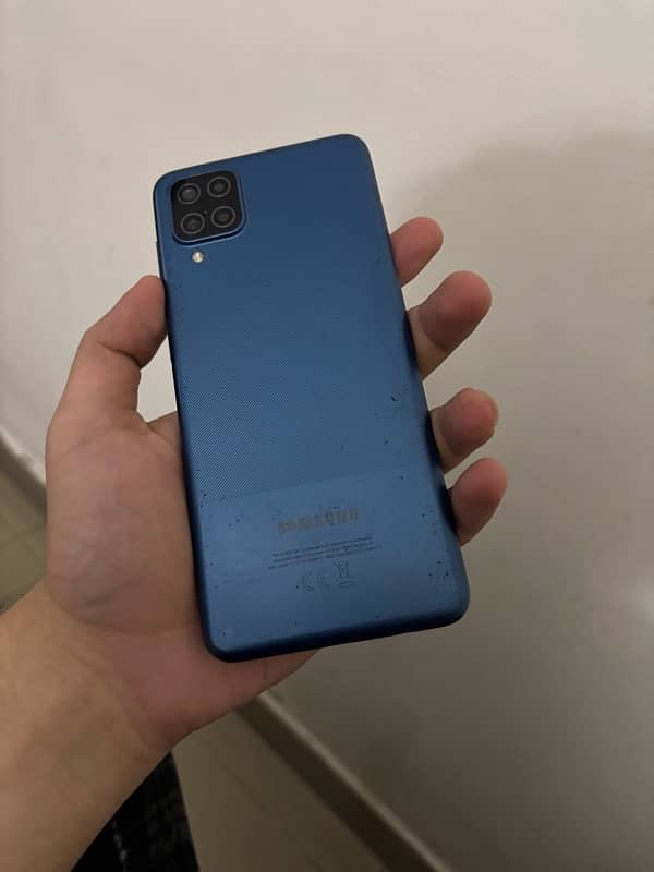 Samsung A12 4/64 gb 8