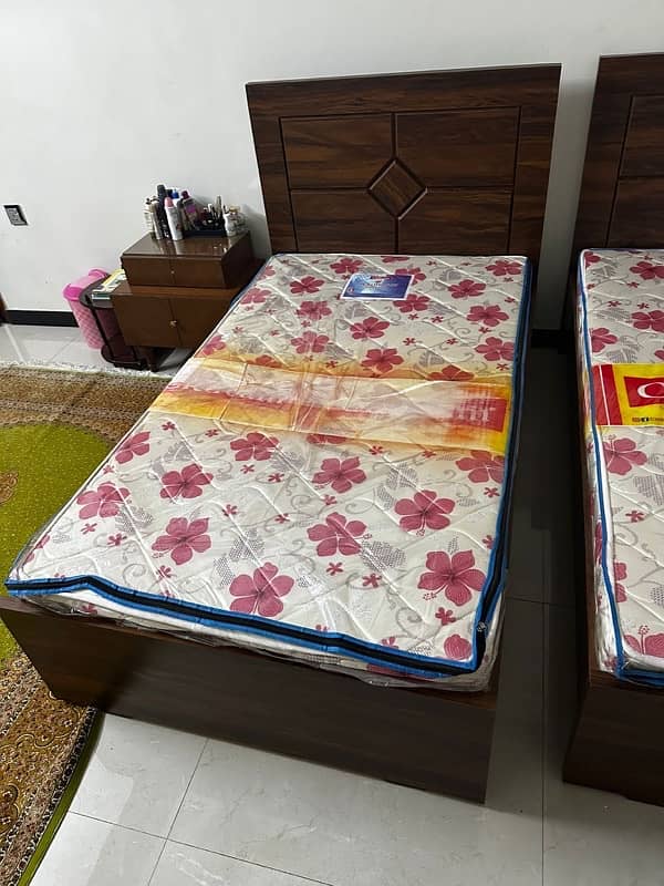 single bed with new mattress 1