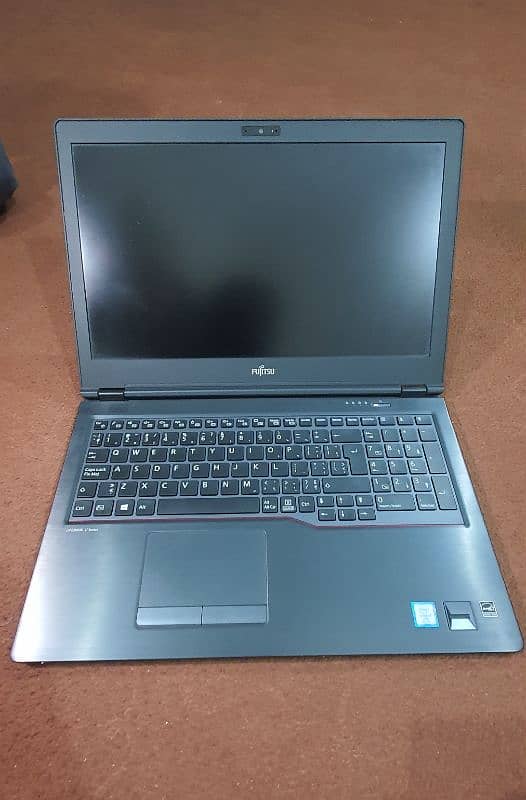 FUJITSU LifeBook U757 i7-7600U 8gb 256gb NVME 0