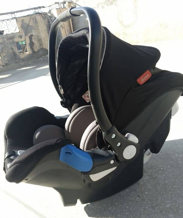 Baby carrycot 1