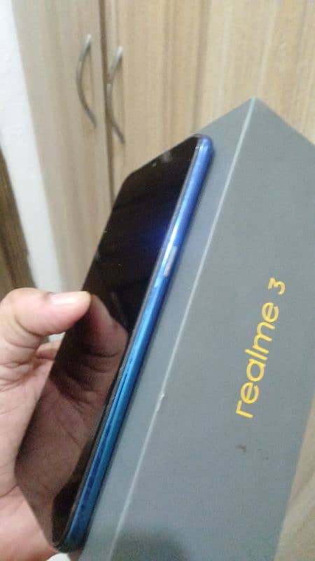 realme 3 4 64 with box 1