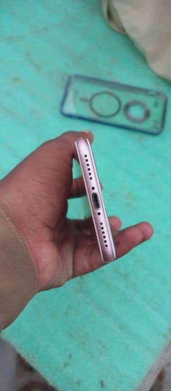 iPhone 7 Non PTA 2