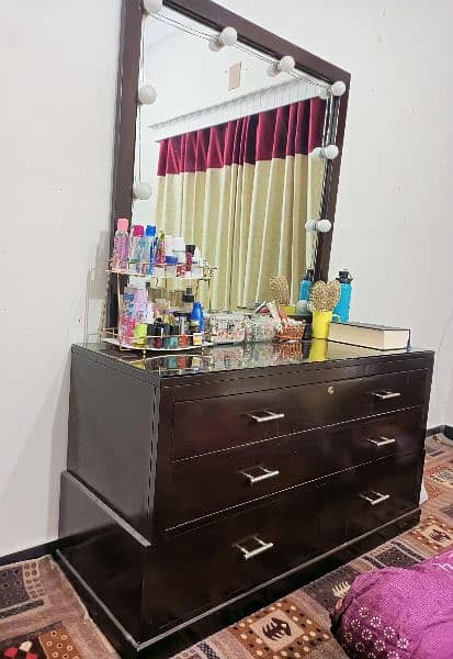 Dressing table in solid wood 2