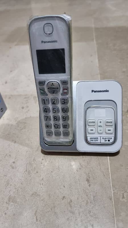 Panasonic cordless telephone set Ptcl 4