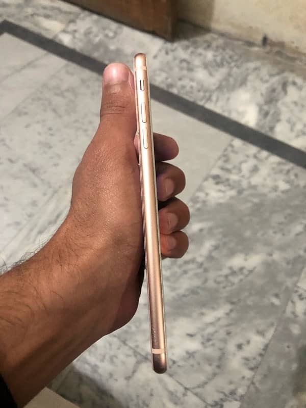 iPhone 8plus 4