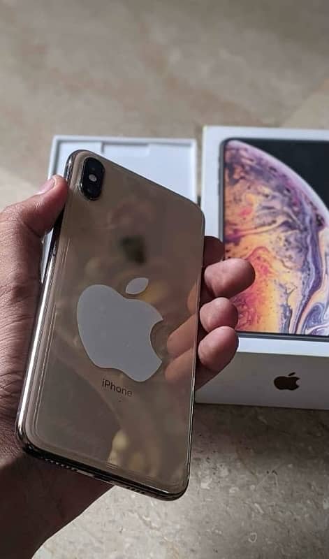 iPhone XS Max 0