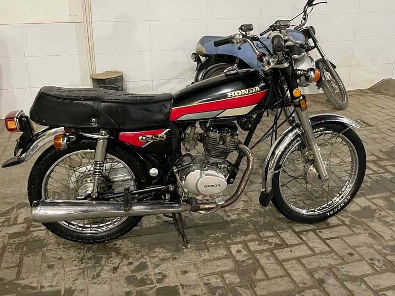 Honda CG 125 Point 1990 round look genuine bike 8