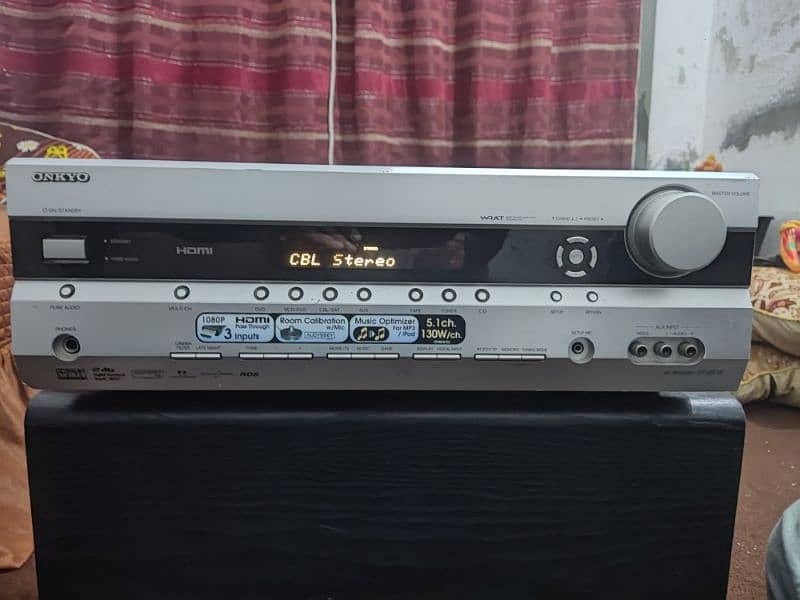 Onkyo HT - R518 + 5 x Yamaha Bookshelf with Jamo Sub Woofer 1