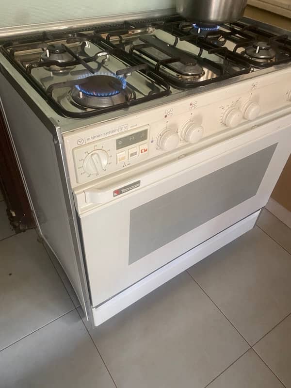 technogas oven and stove like new 1