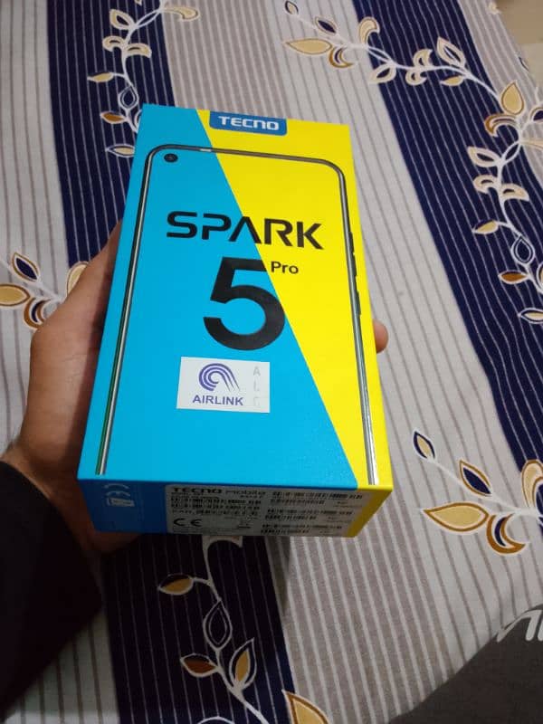 Tecno spark 5 pro. 4/64 4