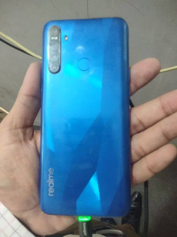 Realme 5, 4/64gb, screen cornor Sy halki crack 2