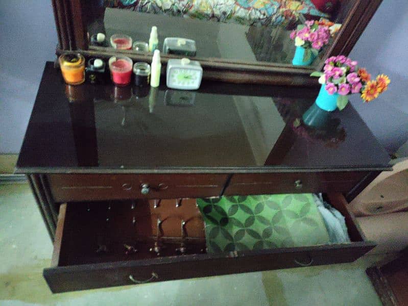 Dressing table for sale 4