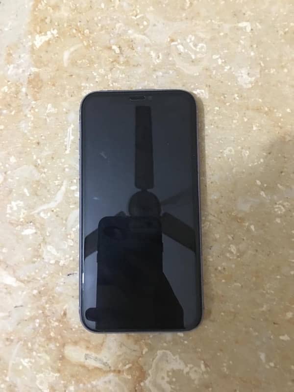 IPHONE 11 WITH BOX 10/9 condition 1