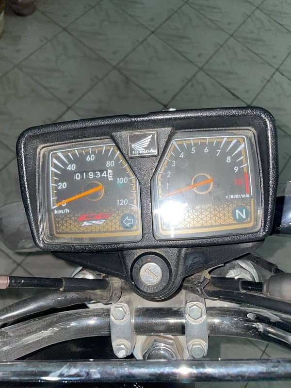 Honda GC 125 Gold Edition self start 2024 model 2