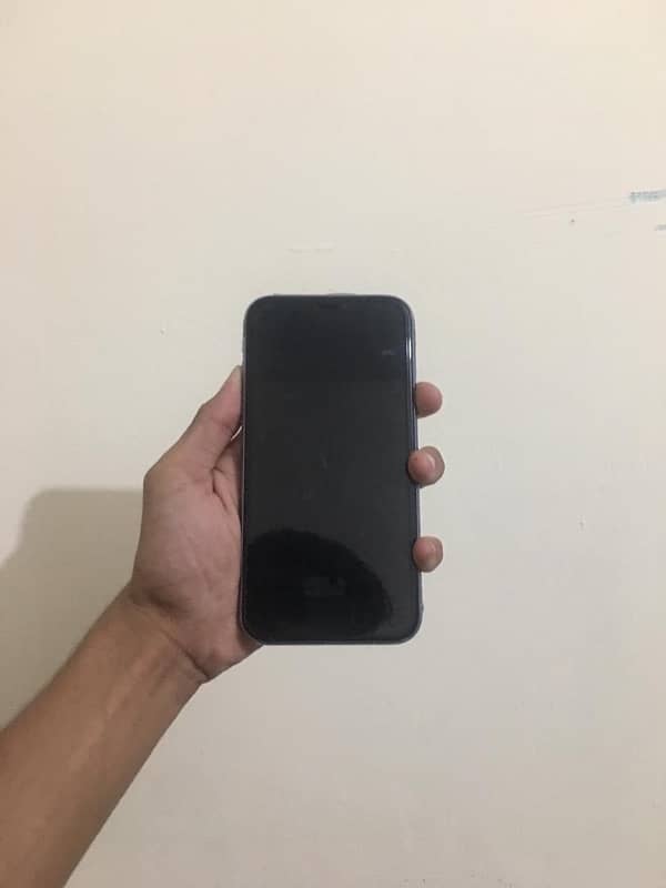 IPHONE 11 WITH BOX 10/9 condition 0