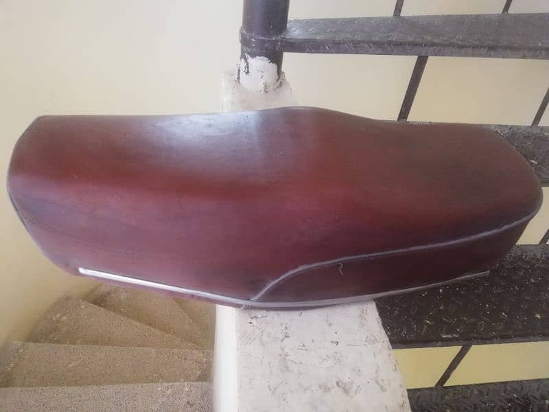 Honda 125 Bike seat 1