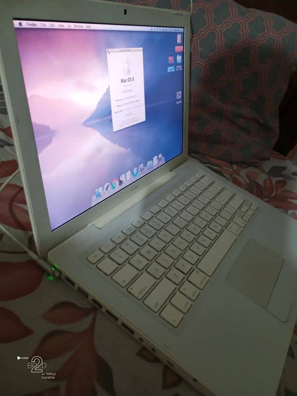 Apple MacBook Pro Laptop 3