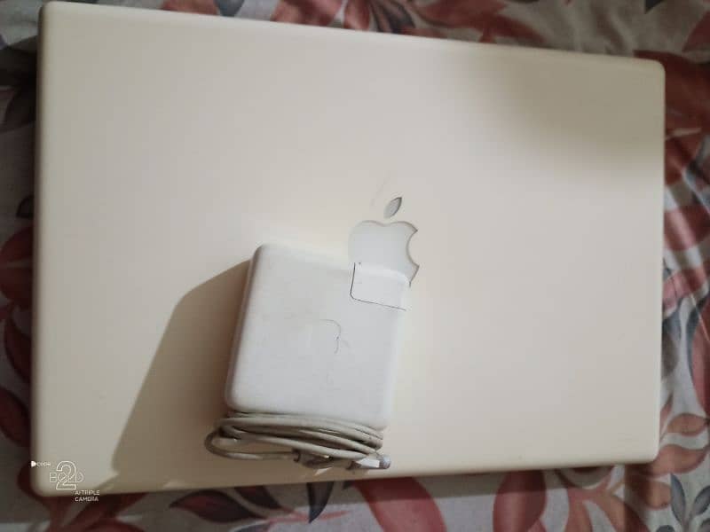 Apple MacBook Pro Laptop 11