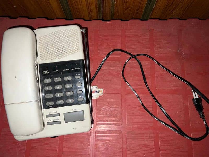 Cordless Phone, Answering machine and CLI 1