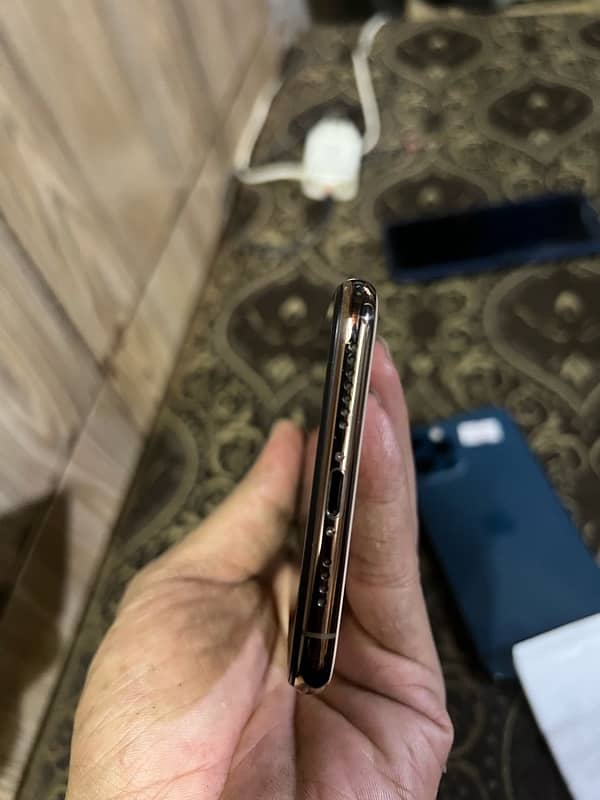 iphone XS Max 3