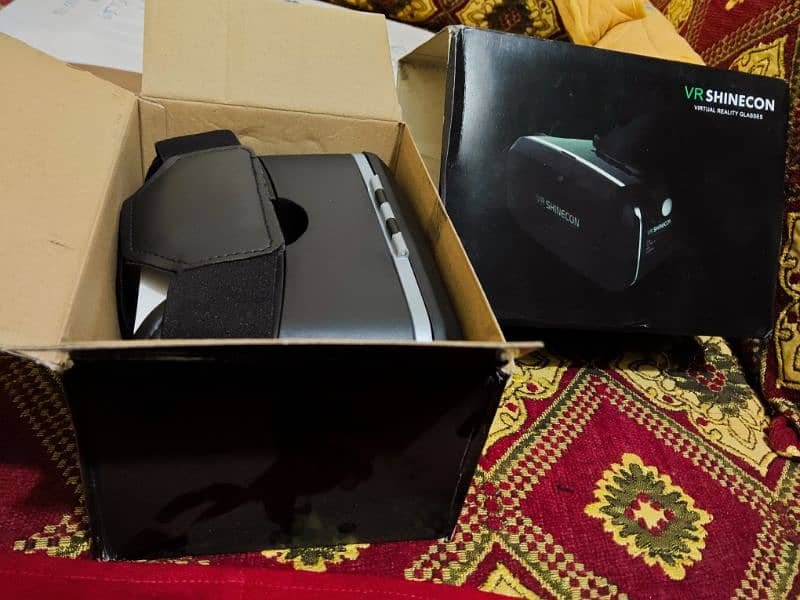 VR Box with Remote 1