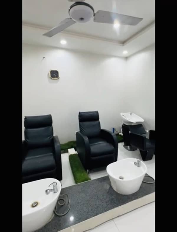 Ladies Saloon for sale / Business for sale / scheme 3 rwp 2