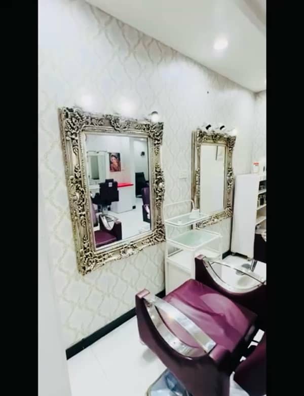 Ladies Saloon for sale / Business for sale / scheme 3 rwp 6