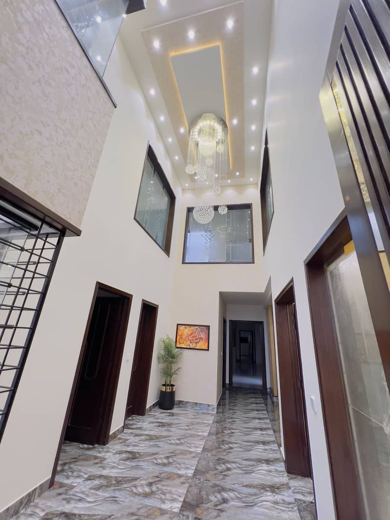 Premium Family Home In Johar Town - Close To All Major Amenities 7